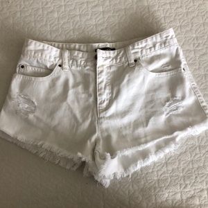 White billabong jean shorts